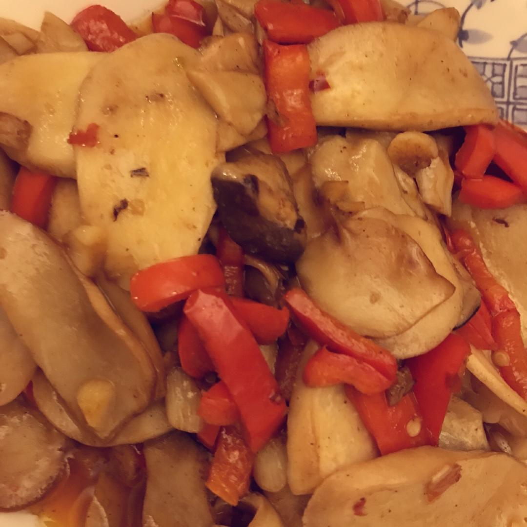 青椒素炒杏鲍菇