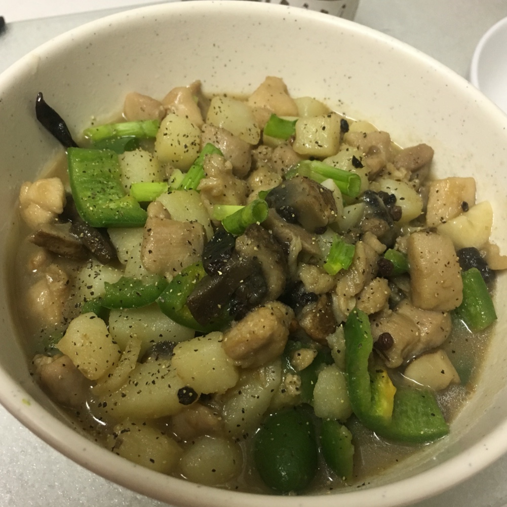 土豆香菇炖鸡腿