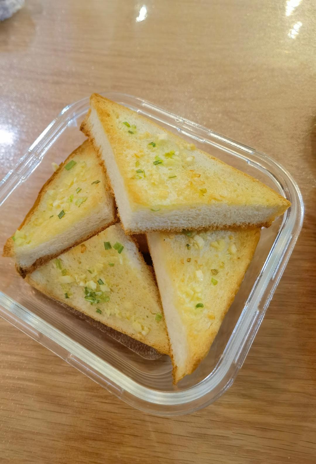 自制健康小零食❗️蒜香黄油吐司片❗️香酥好吃
