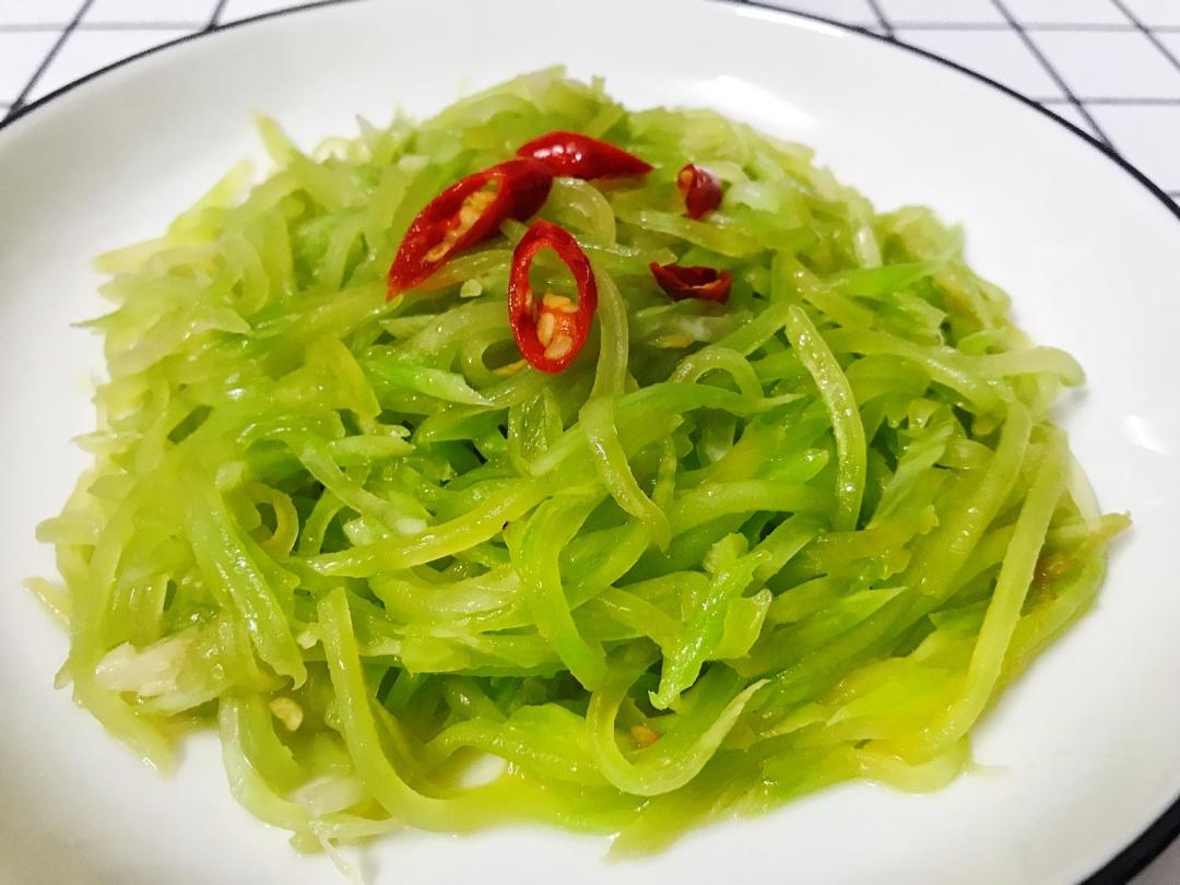 清炒莴笋丝