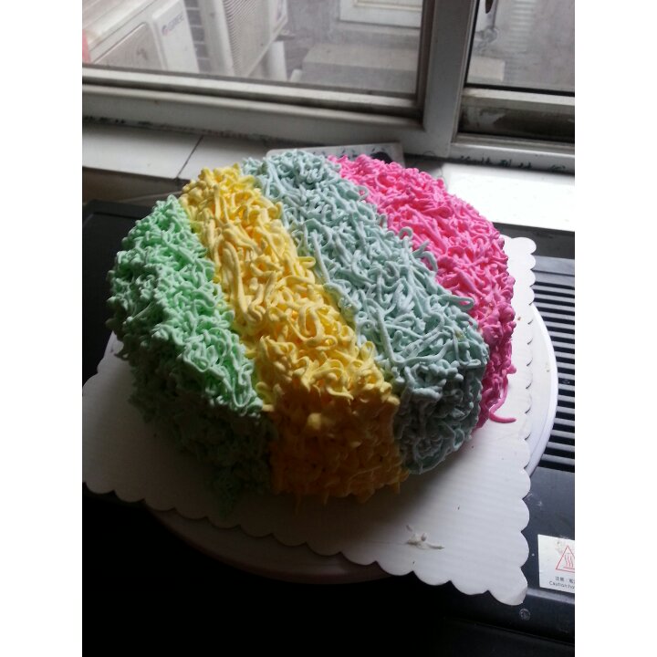 彩虹爱心奶油蛋糕