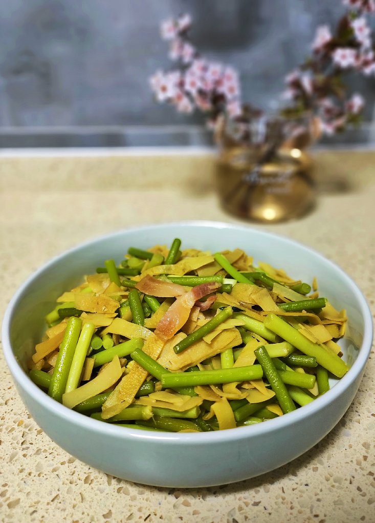 安福火腿烩春笋荠菜