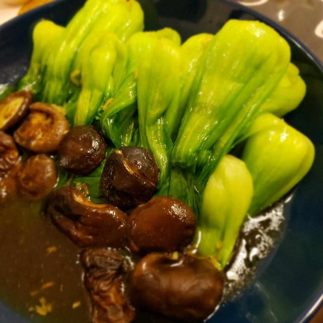 浇汁香菇油菜