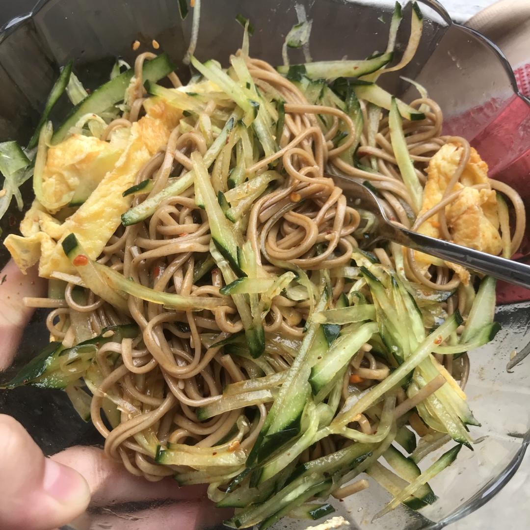 快手减脂餐❗️爆好吃的凉拌鸡丝荞麦面