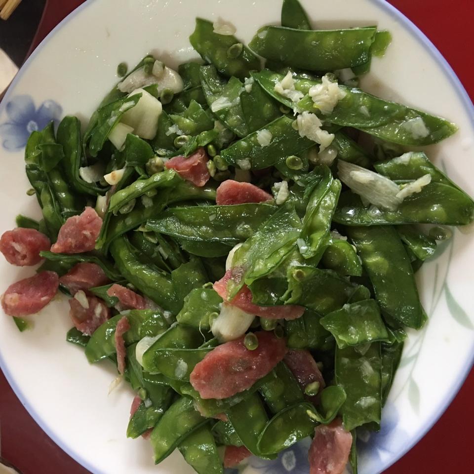 腊肠炒荷兰豆