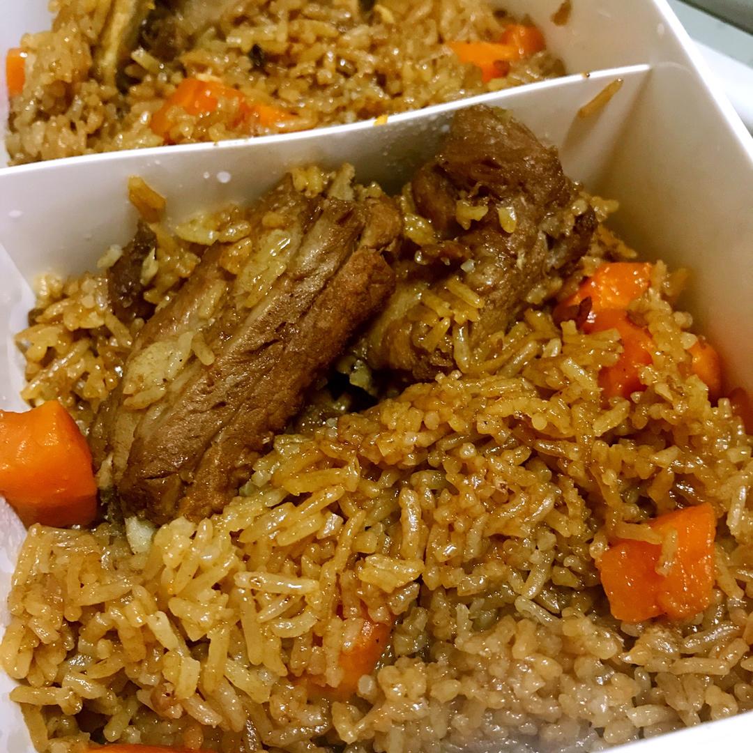 喷香排骨焖饭（爆好吃）