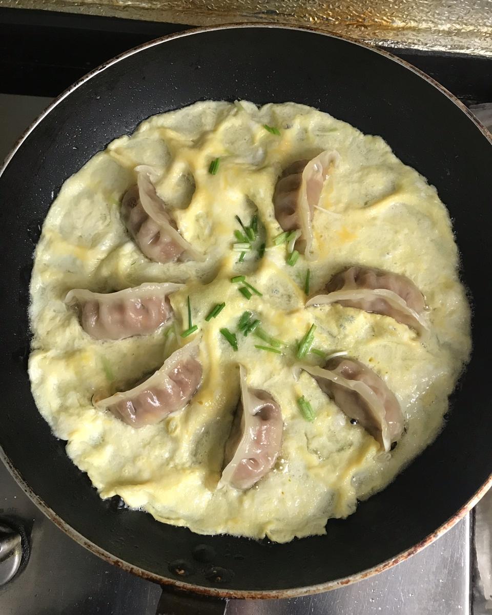 蛋抱煎饺（速冻饺）