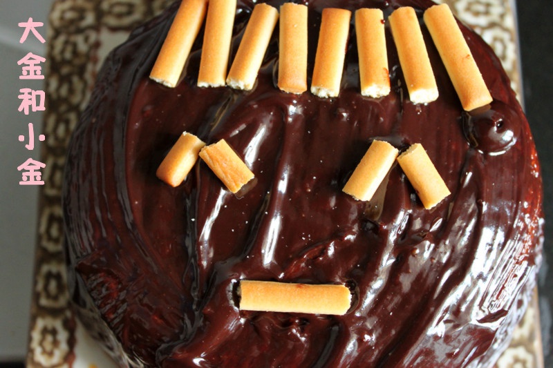 淋酱巧克力蛋糕！