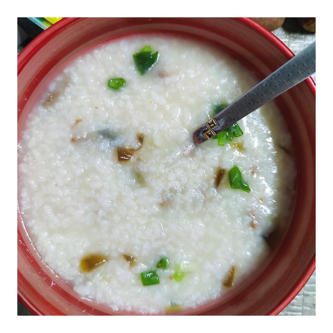 十五分钟快手之香滑皮蛋瘦肉粥(附五分钟电饭煲电压力锅更快捷方法)