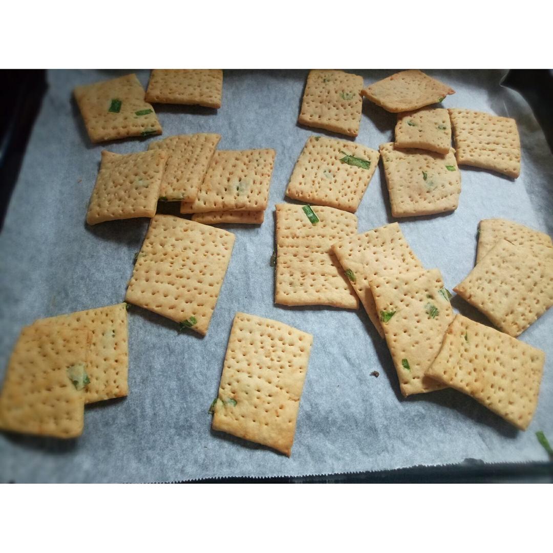 零经验也不怕：葱香苏打饼，据说好吃到六亲不认