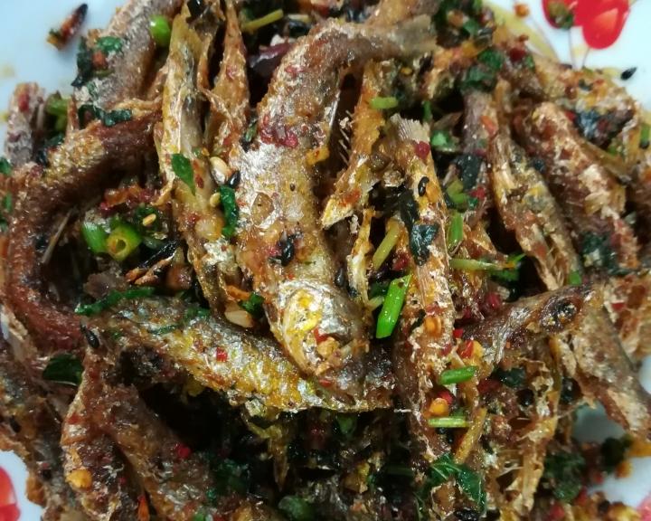 不吐刺的香酥小河鱼的做法