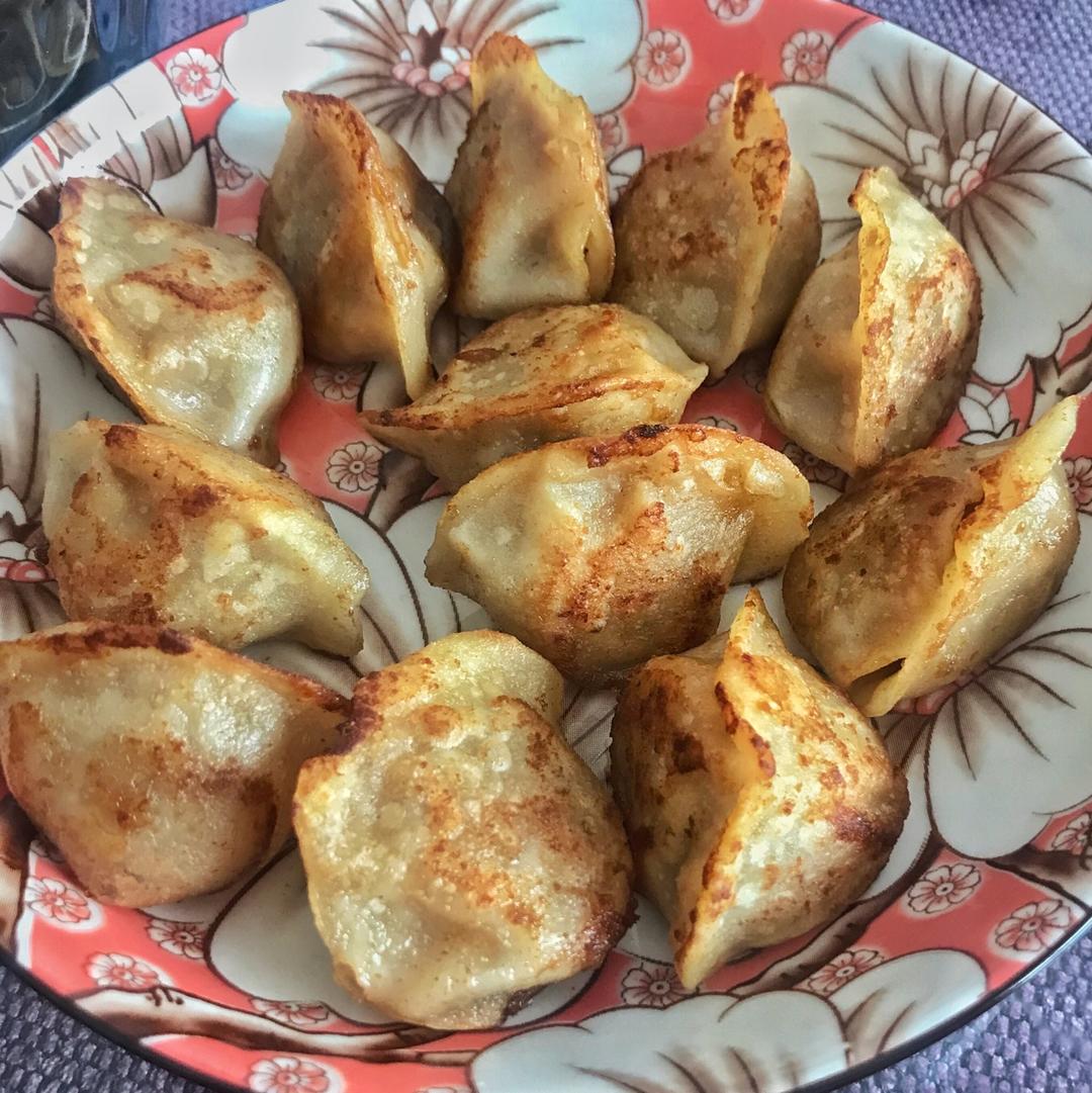 平底锅煎速冻饺子