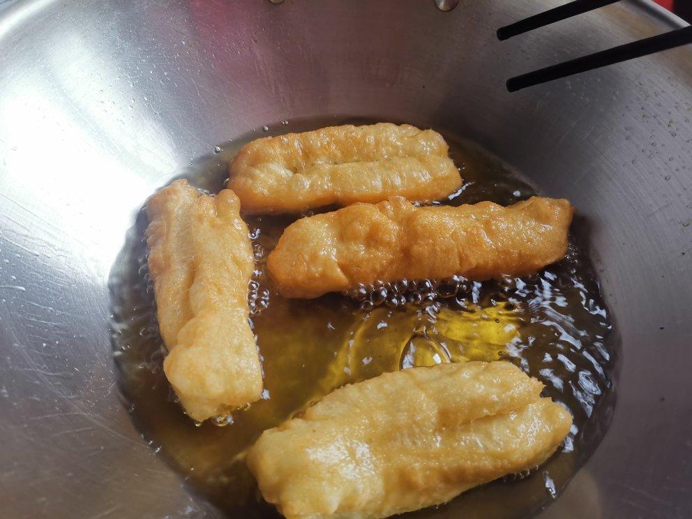 酥软小油条（早餐）