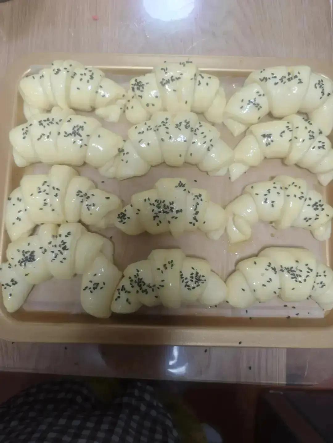 最简单的可颂牛角面包｜不用开酥！省时省力！！