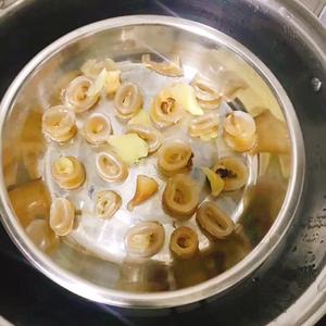 😋鳗鱼胶海马石斛鸡汤的做法 步骤3
