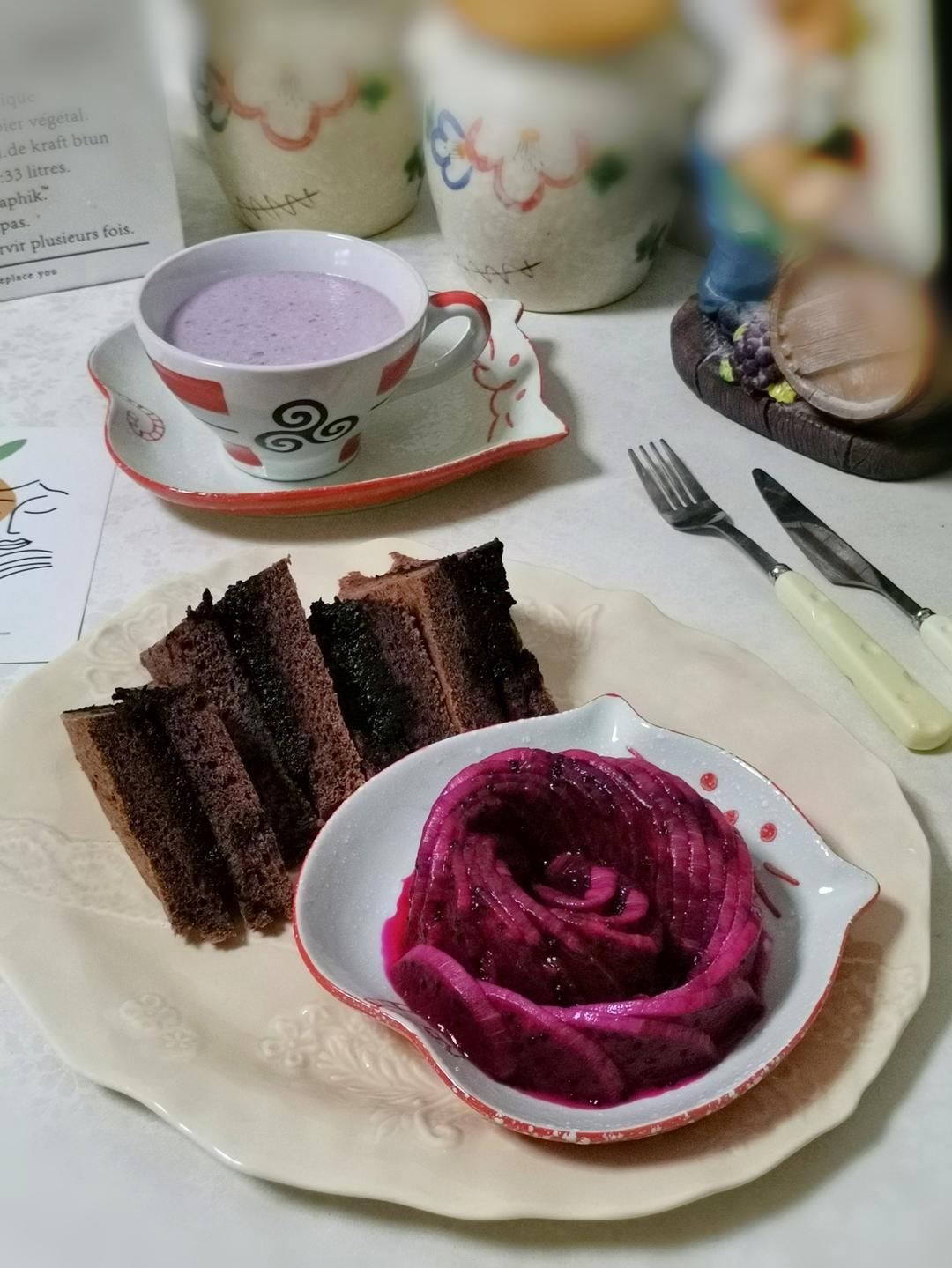 香蕉火龙果皮奶昔