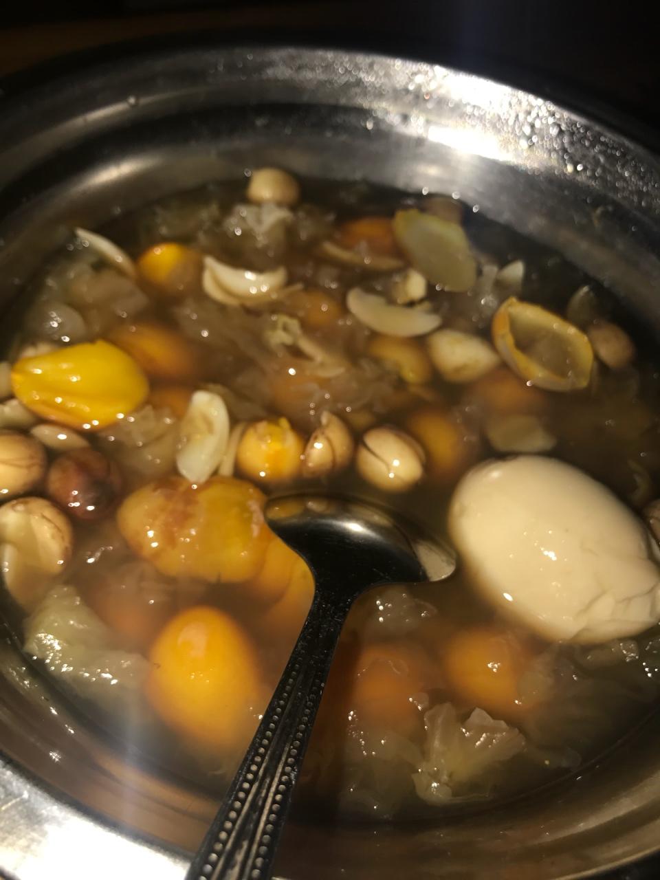 九层皮(凤眼果)糖水