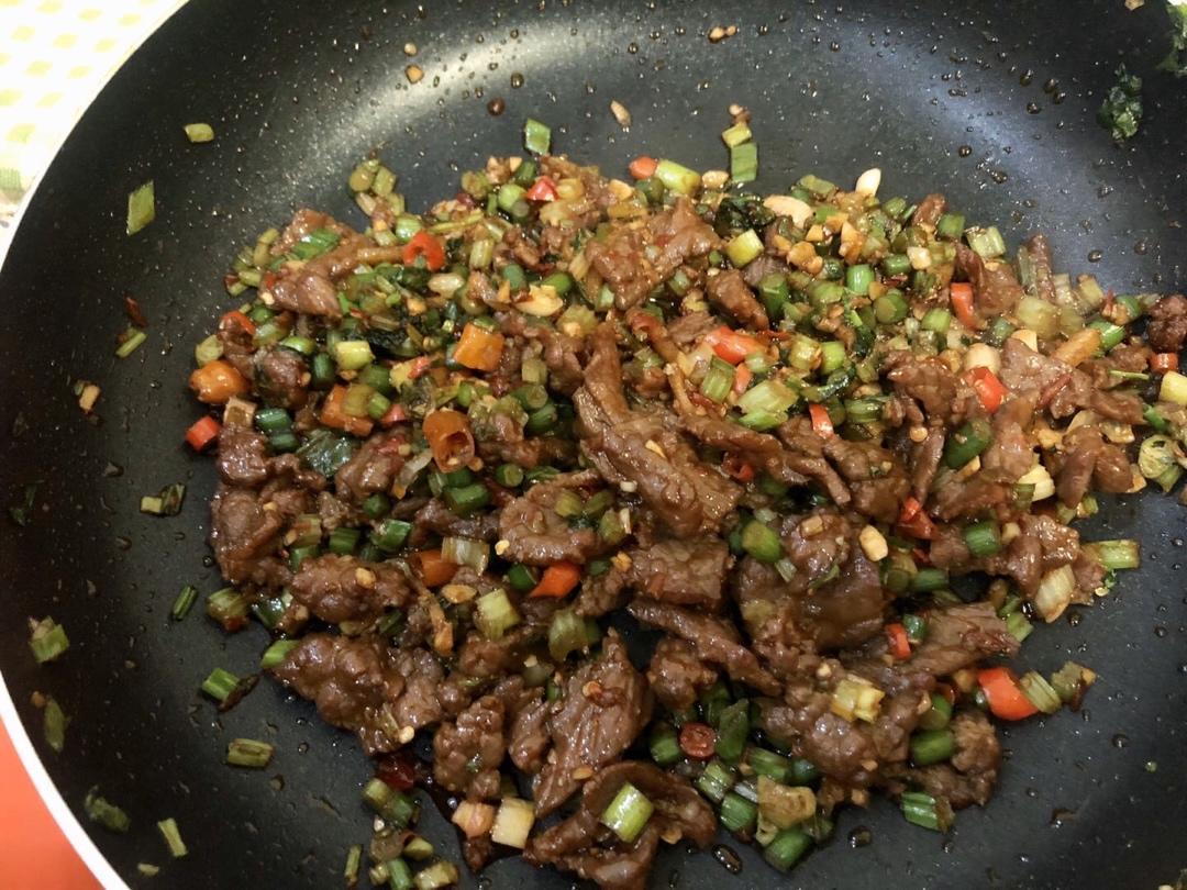 蒜苔炒牛肉（湘味）