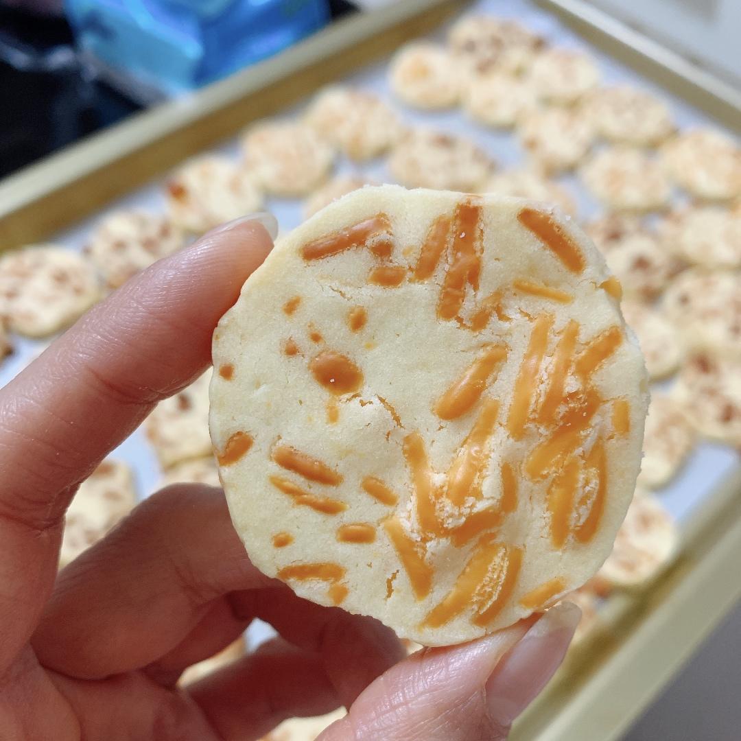 粒粒切达奶酪饼干