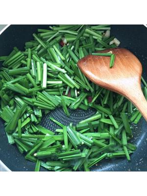 韭菜爆炒猪肝，香嫩的口感的做法 步骤9