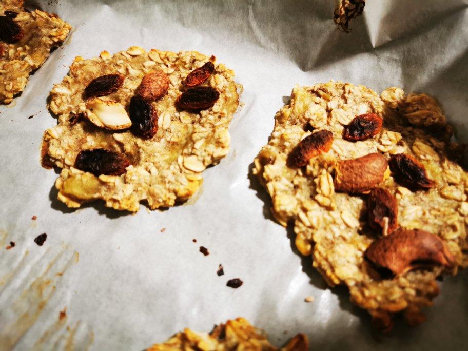 香蕉燕麦葡萄干曲奇饼