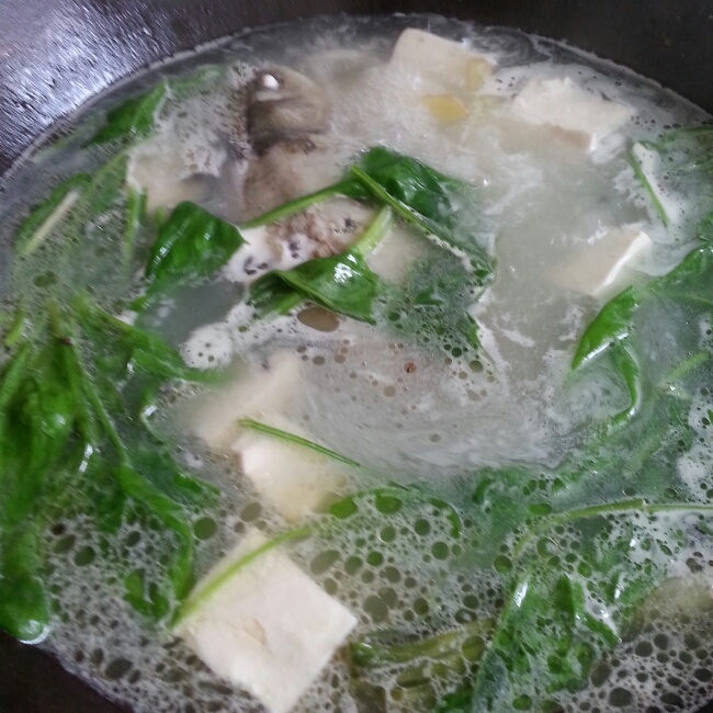 鲫鱼豆腐汤