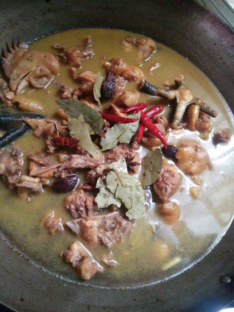 红烧鸡块炖土豆