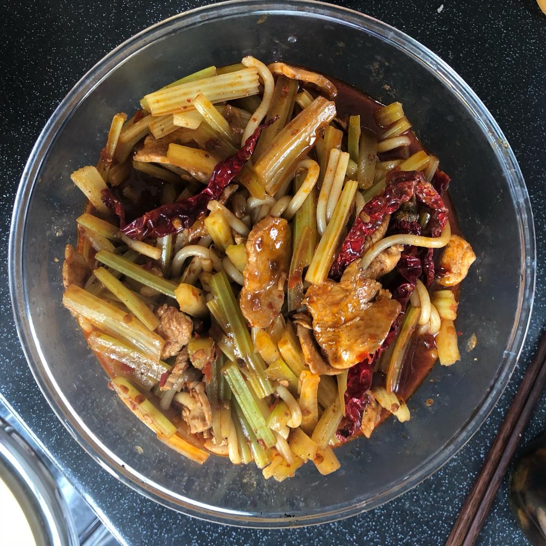 歹歹的新疆炒米粉