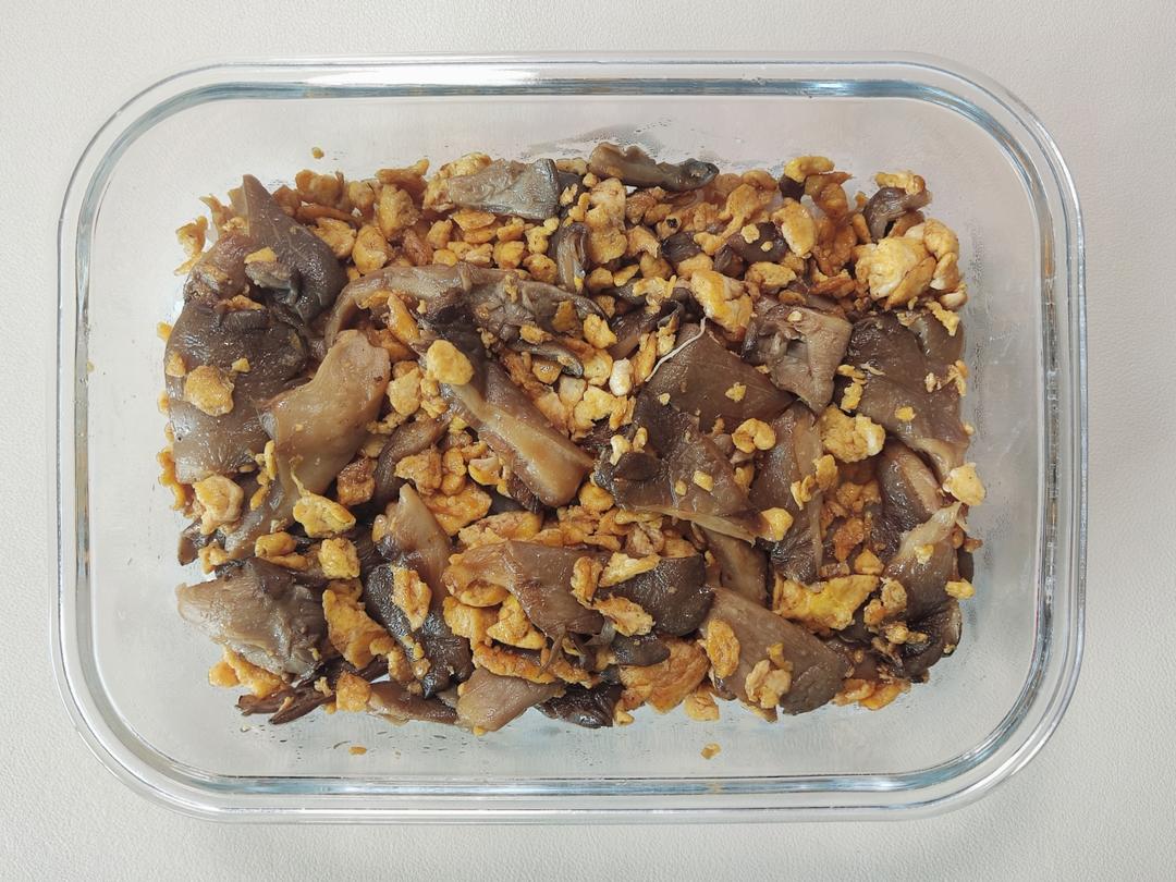 蘑菇炒鸡蛋	平菇这样炒，鲜美无比巨好吃