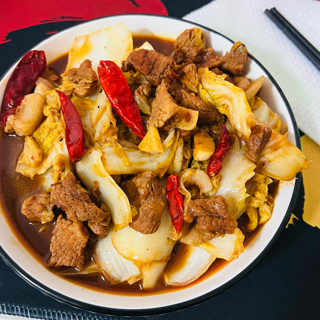 白菜炒肉（包白菜，用料少，小孩爱）