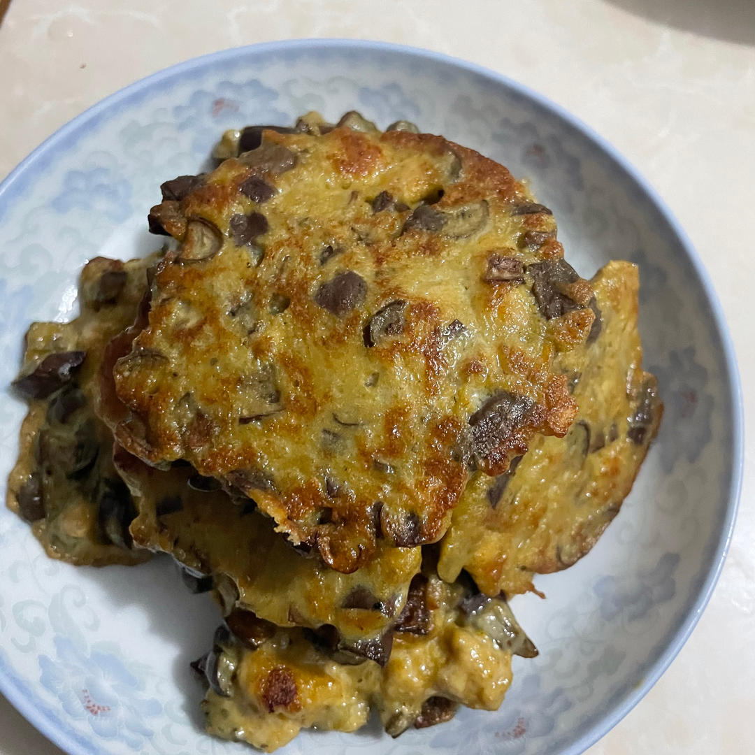 一个茄子  一个鸡蛋  这么做鲜嫩多汁  美味茄子饼   附细节视频