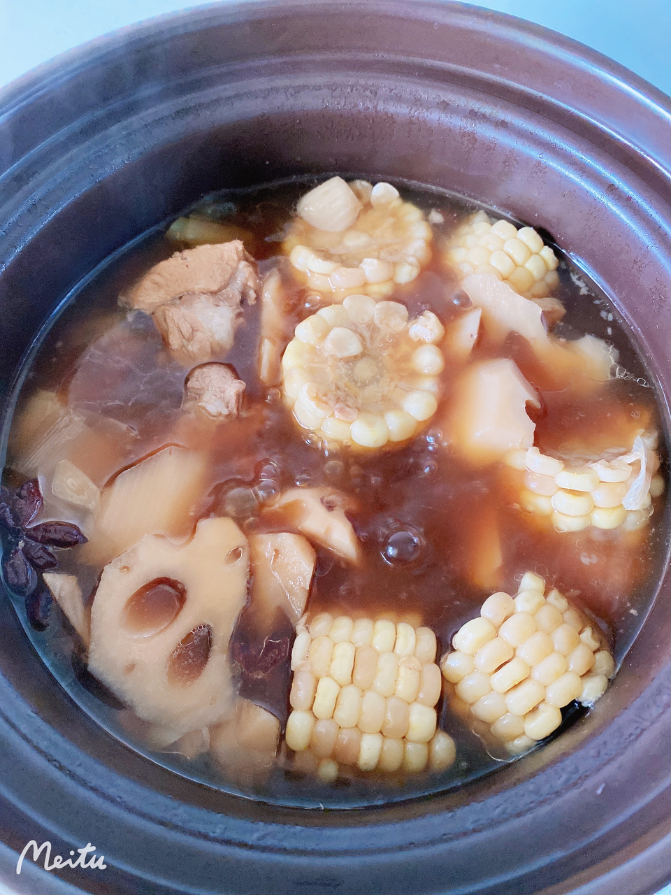 玉米排骨莲藕汤