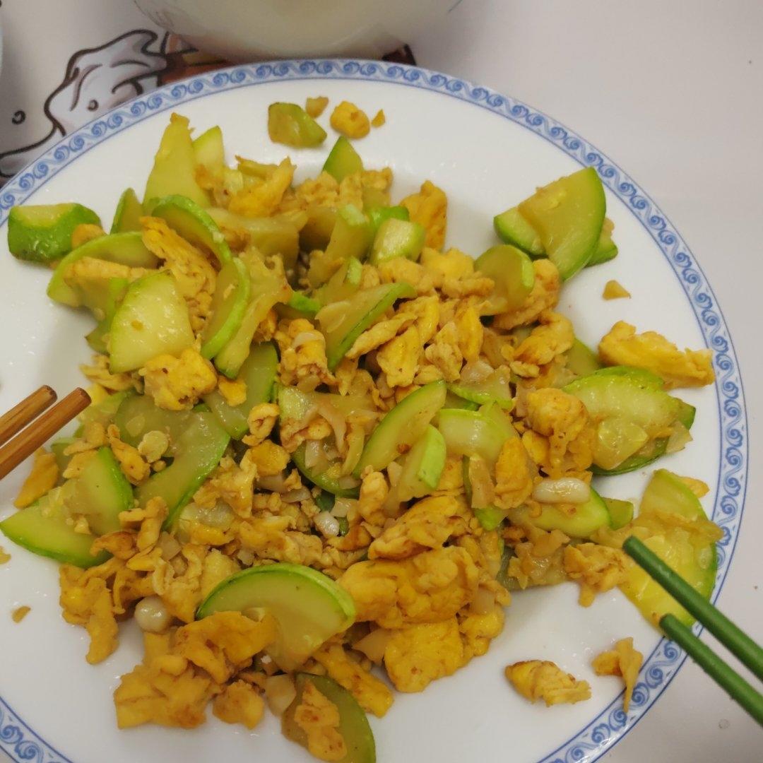 西葫芦炒鸡蛋(从不修图，拒绝夸张)