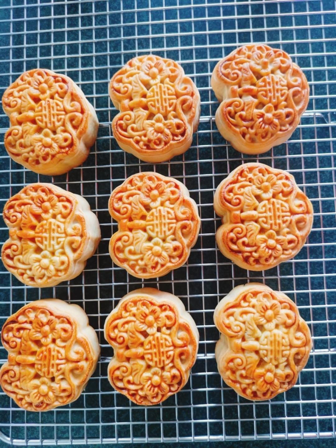广式月饼—蛋黄莲蓉月饼