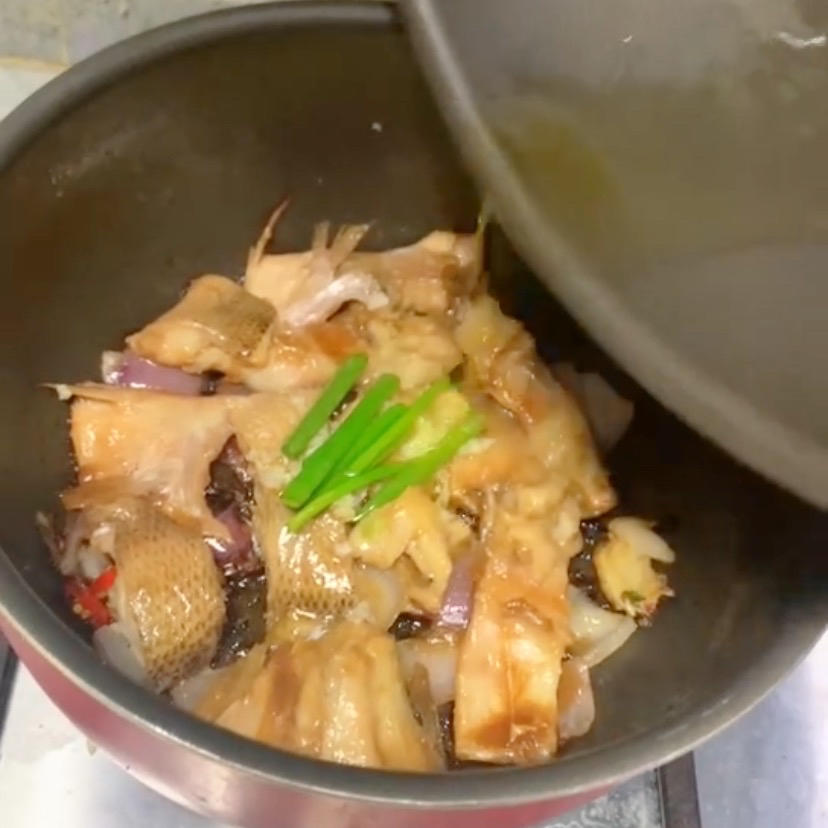 葱香焗鲈鱼