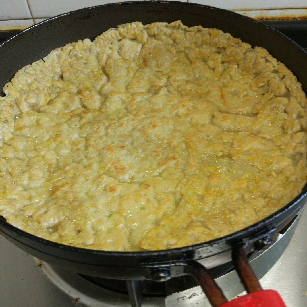 摊红薯粉饼，番薯粉饼