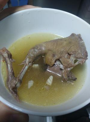 青橄榄乳鸽汤的做法 步骤3