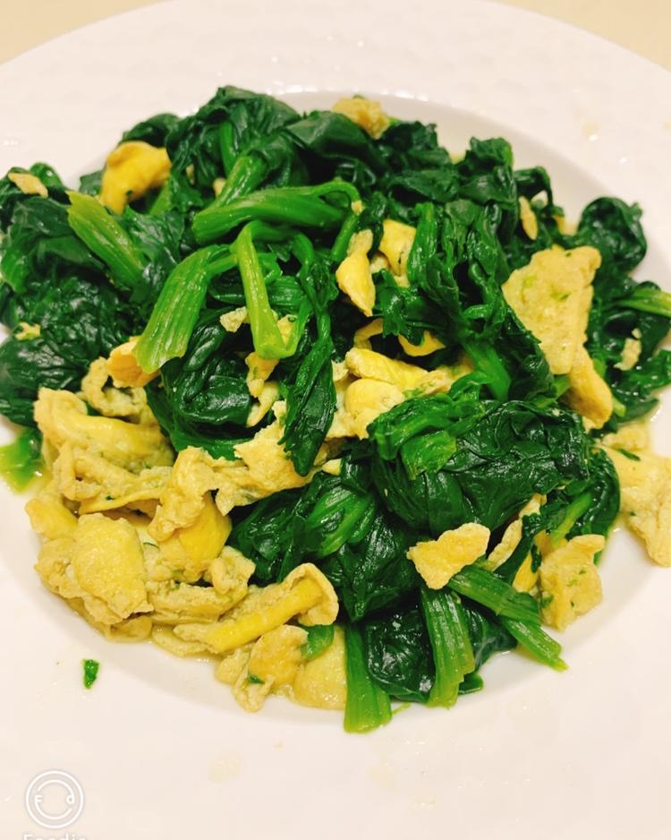 佳佳要做很多事做的菠菜炒鸡蛋