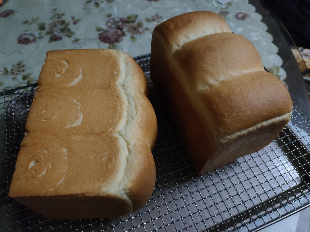 【视频食谱】细腻绵软70%中种醇奶吐司~