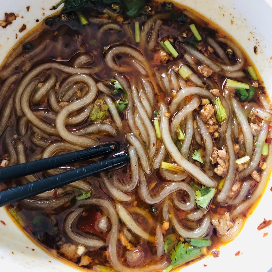 堂妈小厨——超好吃的酸辣粉
