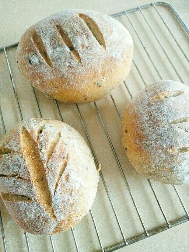 全麦粉比例超过50%的简单全麦面包