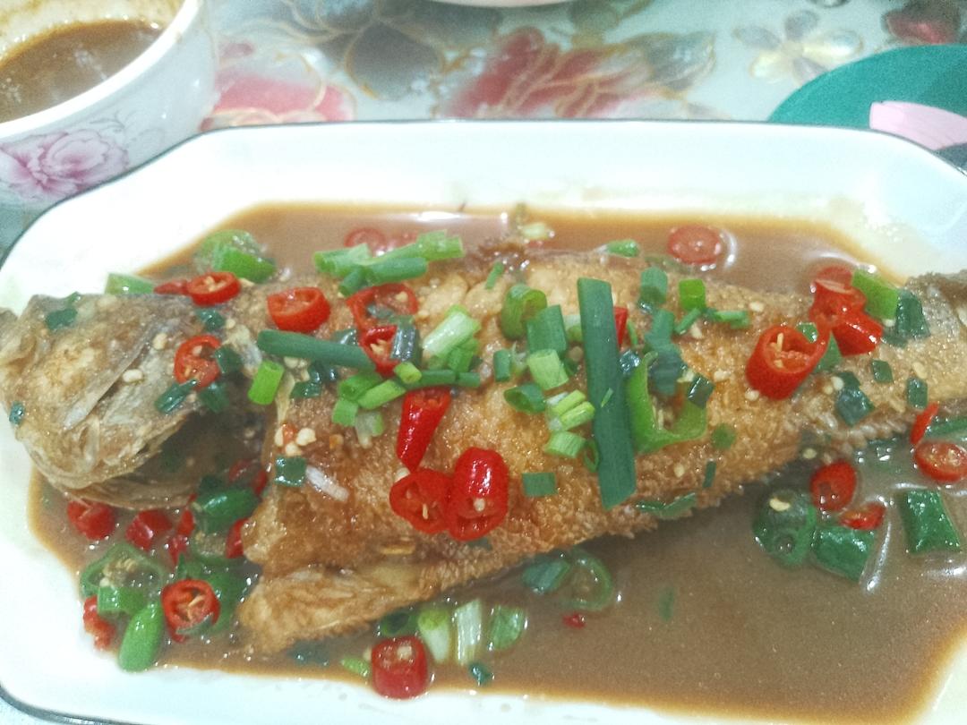 红烧鲈鱼