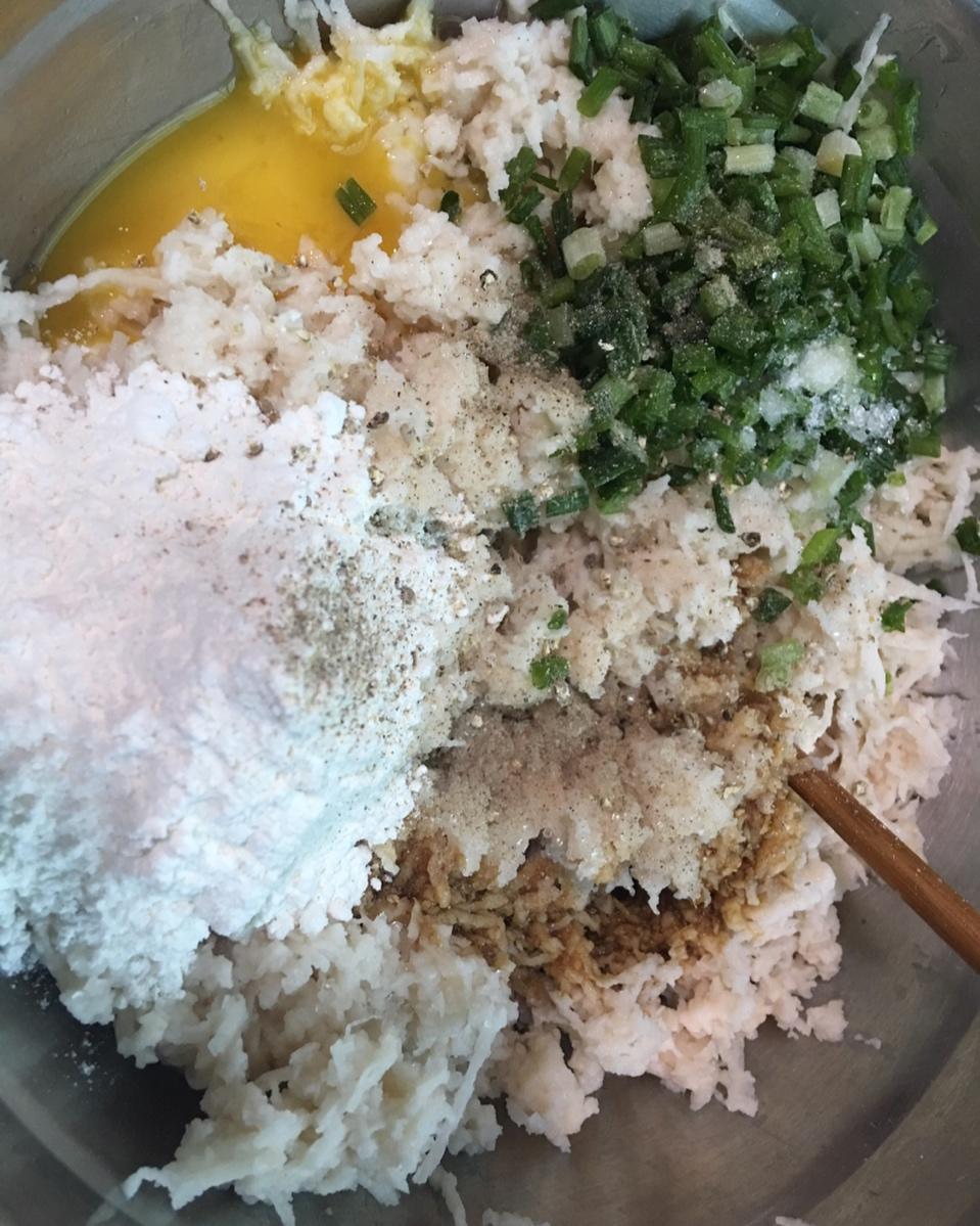 懒人快手餐：鸡蛋藕饼