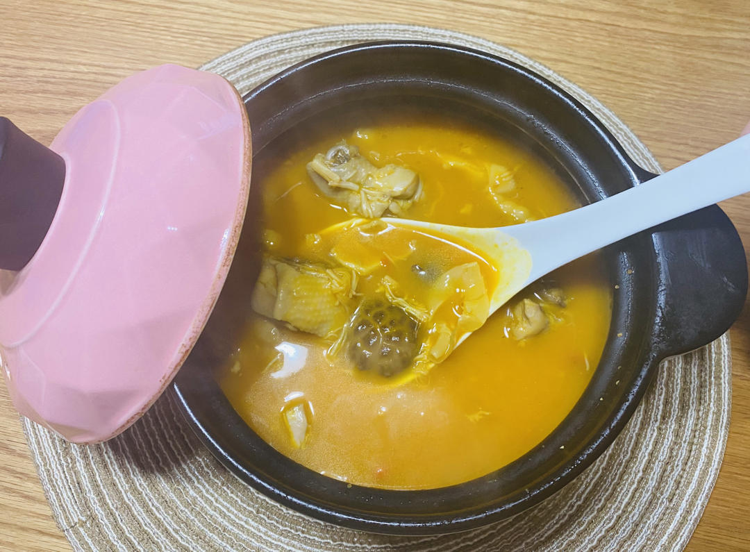 【花胶鸡火锅】