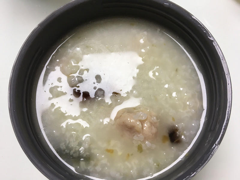 【便当】皮蛋肉丸粥