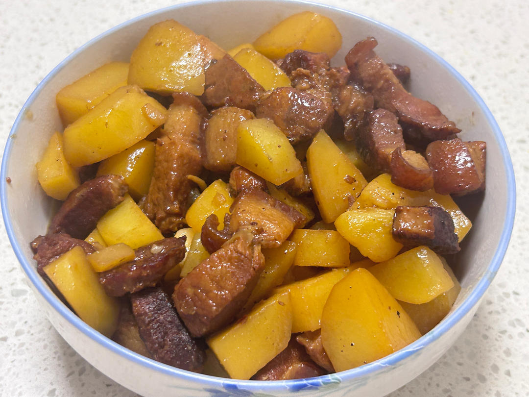 红烧肉炖土豆（丝毫不腻）