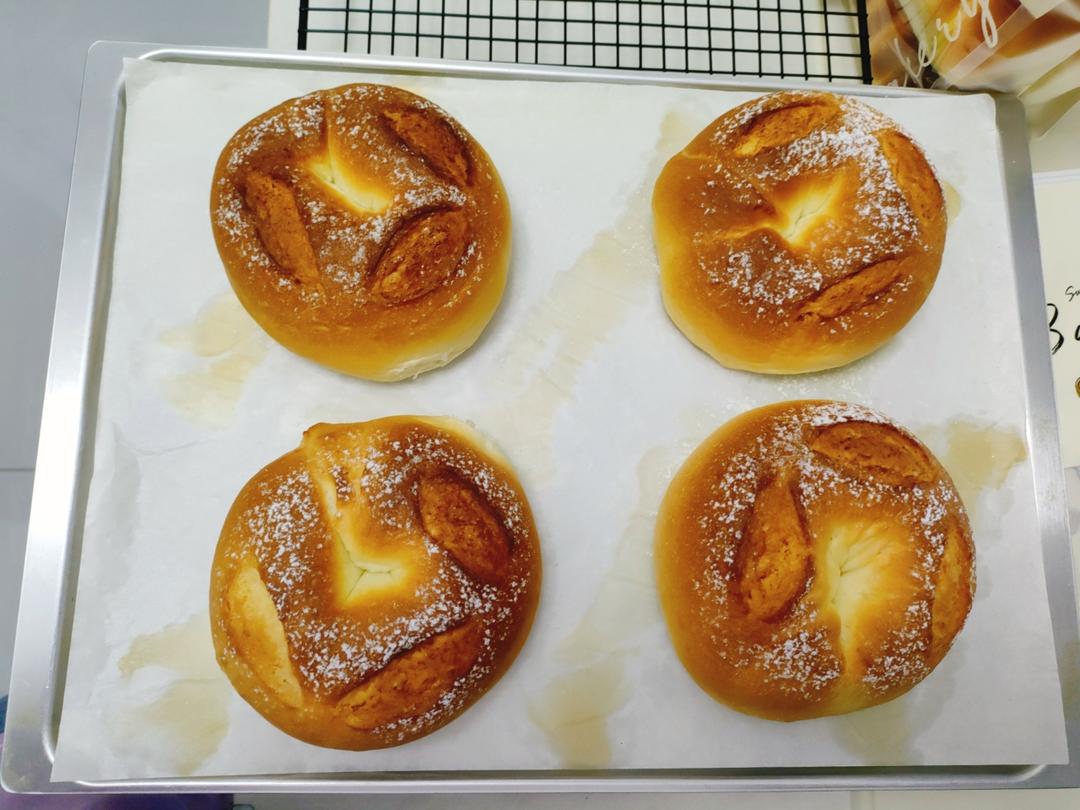 比云朵还软的牛奶面包，液种法甜面包太好吃了！