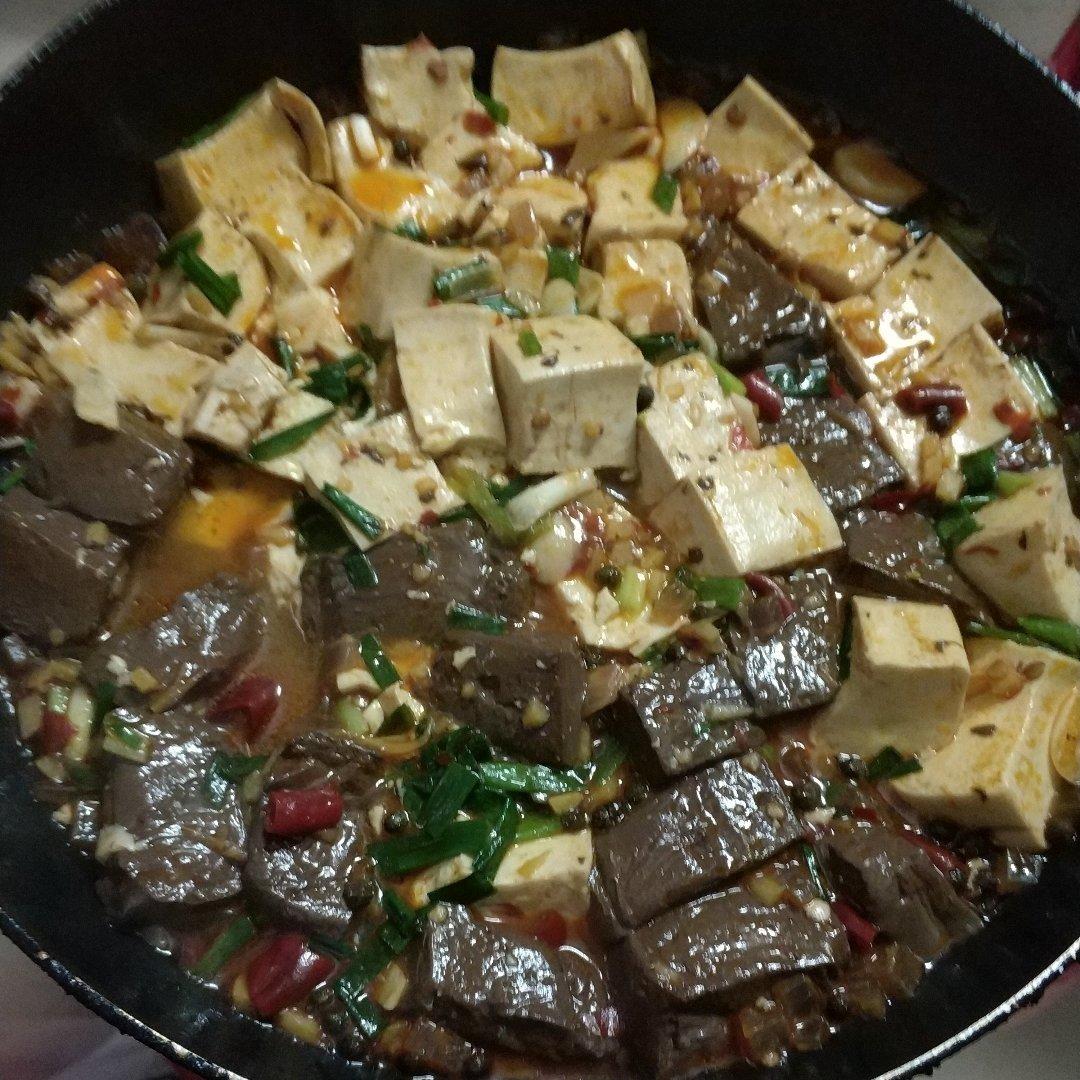 麻辣猪血烧豆腐