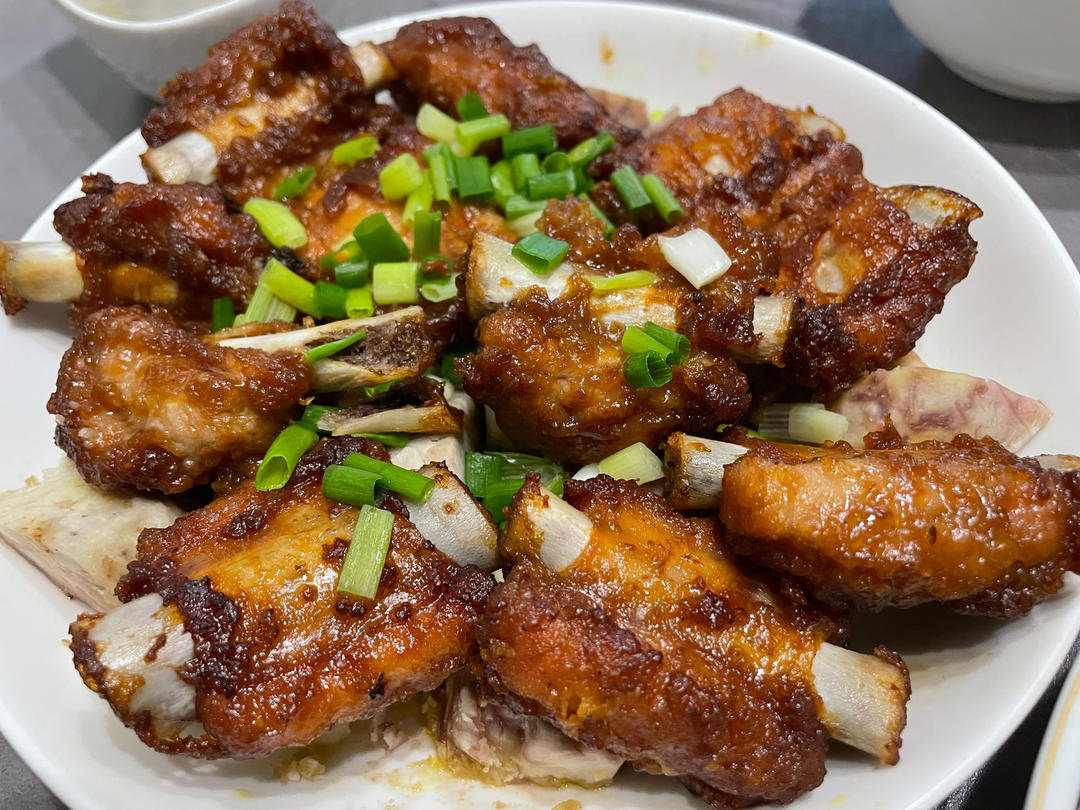 香酥排骨蒸土豆
