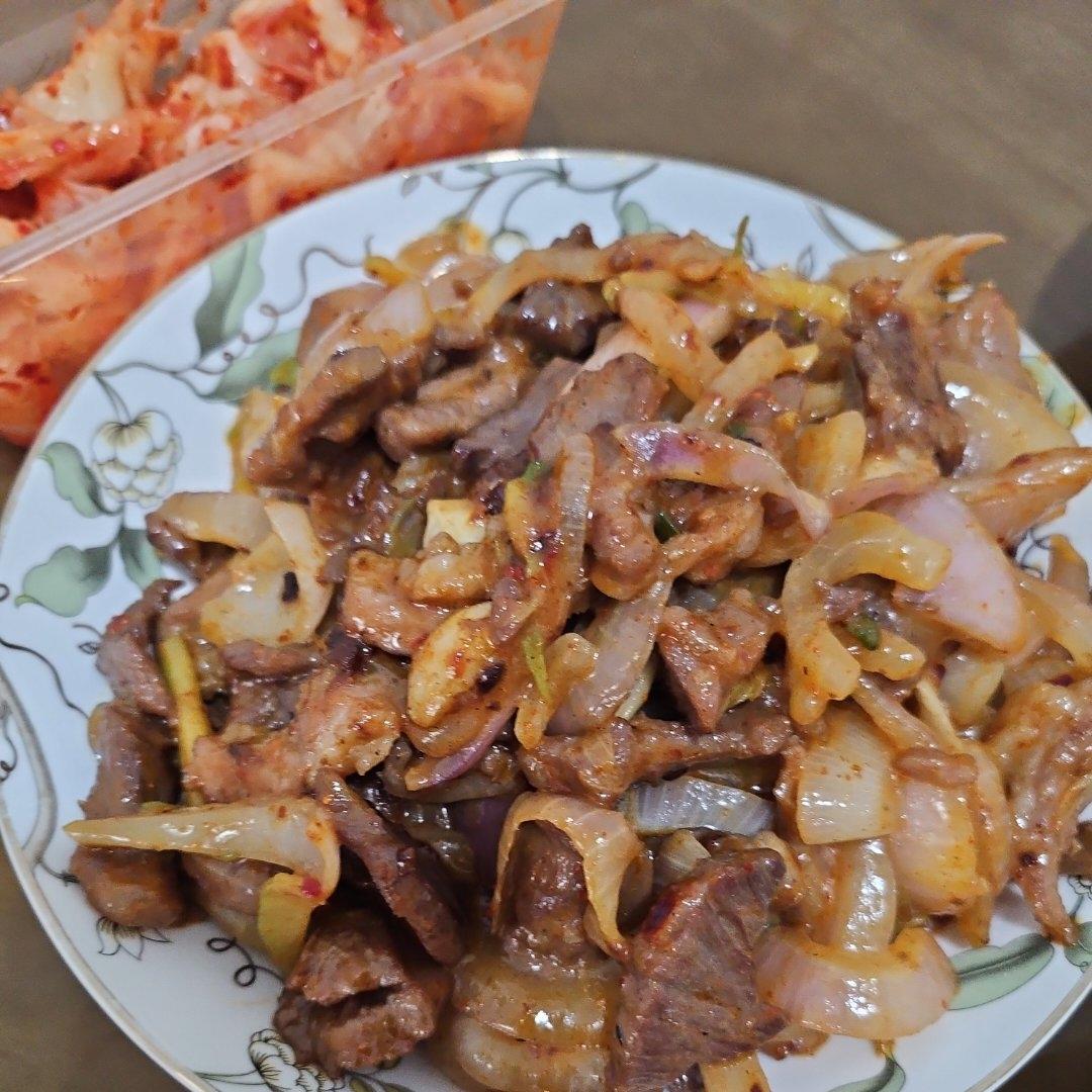 老少皆宜的一道“青椒洋葱爆炒牛肉”